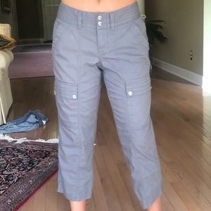 Cropped gray capris!!